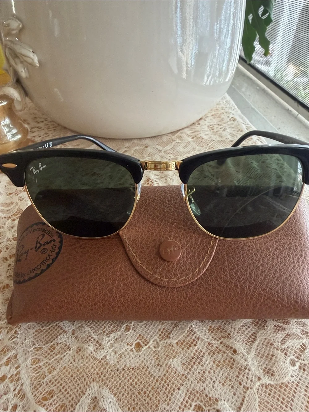 Ray-Ban Clubmaster Black and Gold Sunglasses with Brown Case